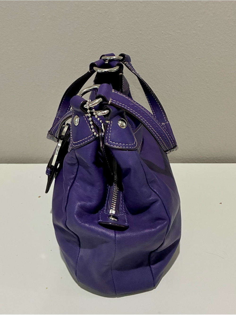 COACH Purple Leather Shoulder Bag with Buckle Detail and 3 sections - Picture 3 of 9